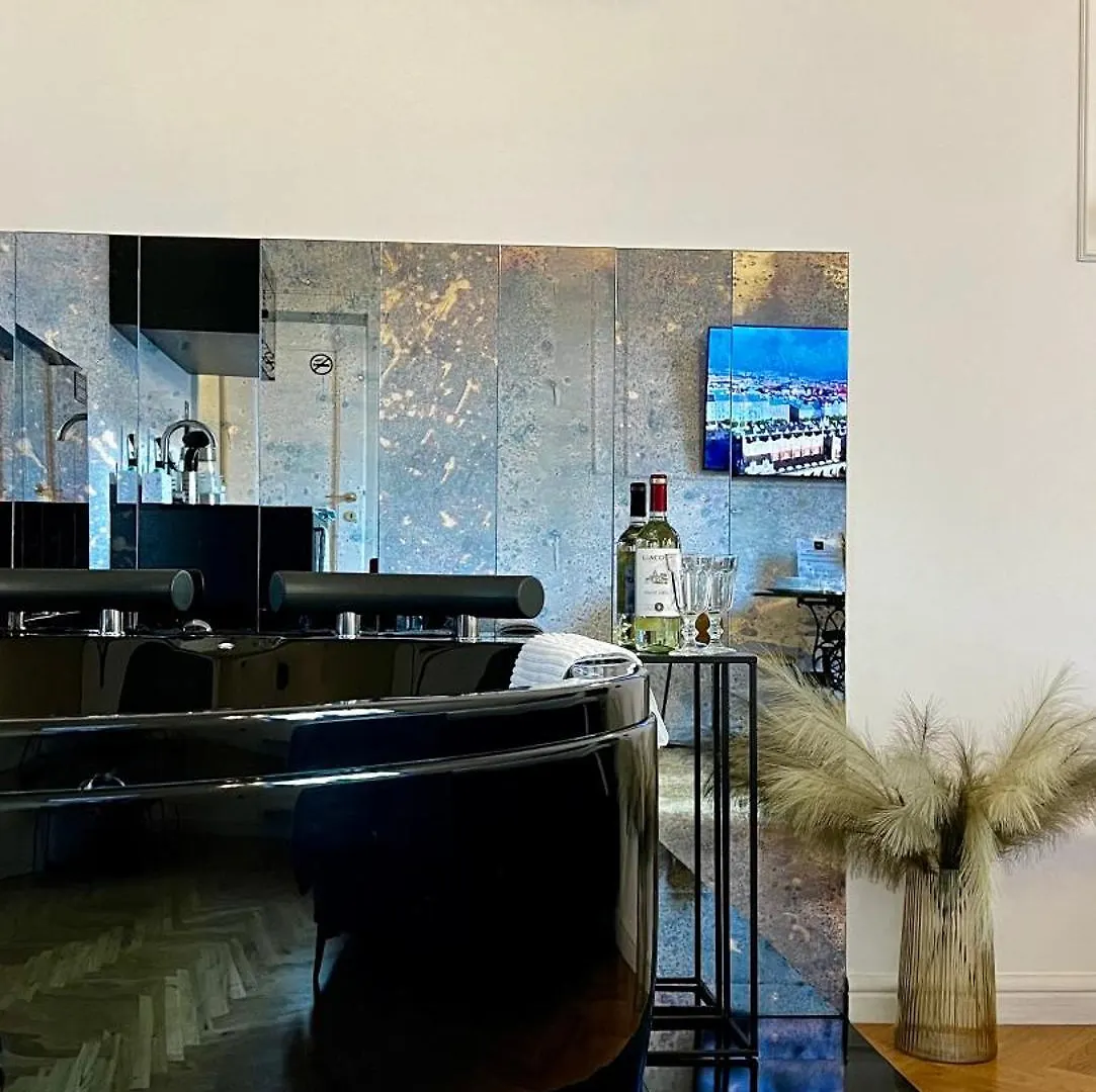 Krakow Old Town Apartment Jacuzzi - Wymeldowanie Do 13